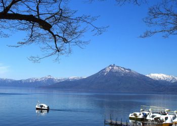 1 Day Lake Shikotsu & Lake Toya Tour by Chuo Bus [All Season]